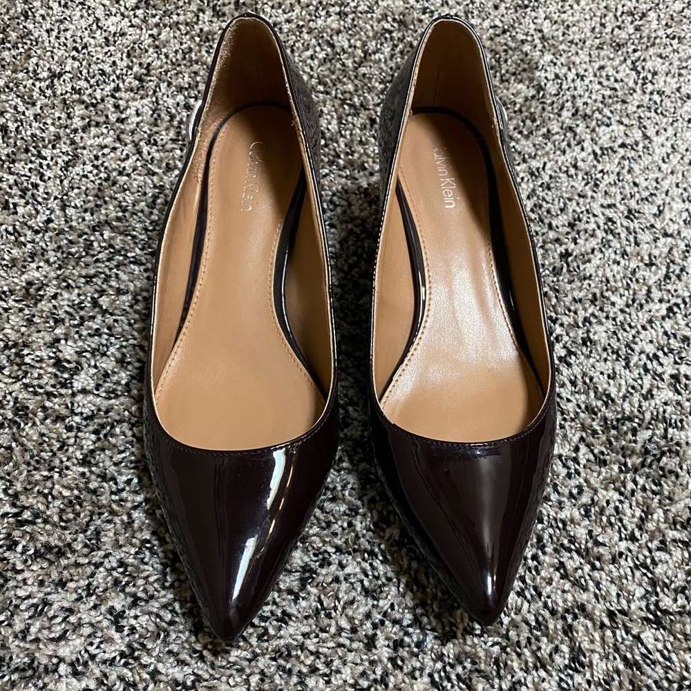 Calvin Klein chunky maroon heels
